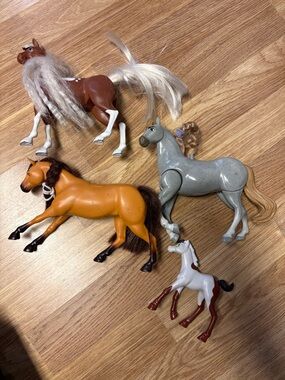 Spirit Horse Toy Pack — Brown, Gray, Tan, White